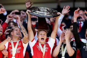 爱游戏体育- 科维托娃生活照 