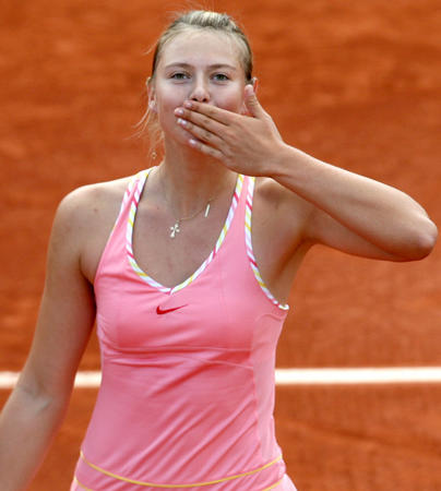 莎拉波娃回归赛场，精彩发挥首场状态亮眼，塞尔维亚队观众沸腾！的简单介绍