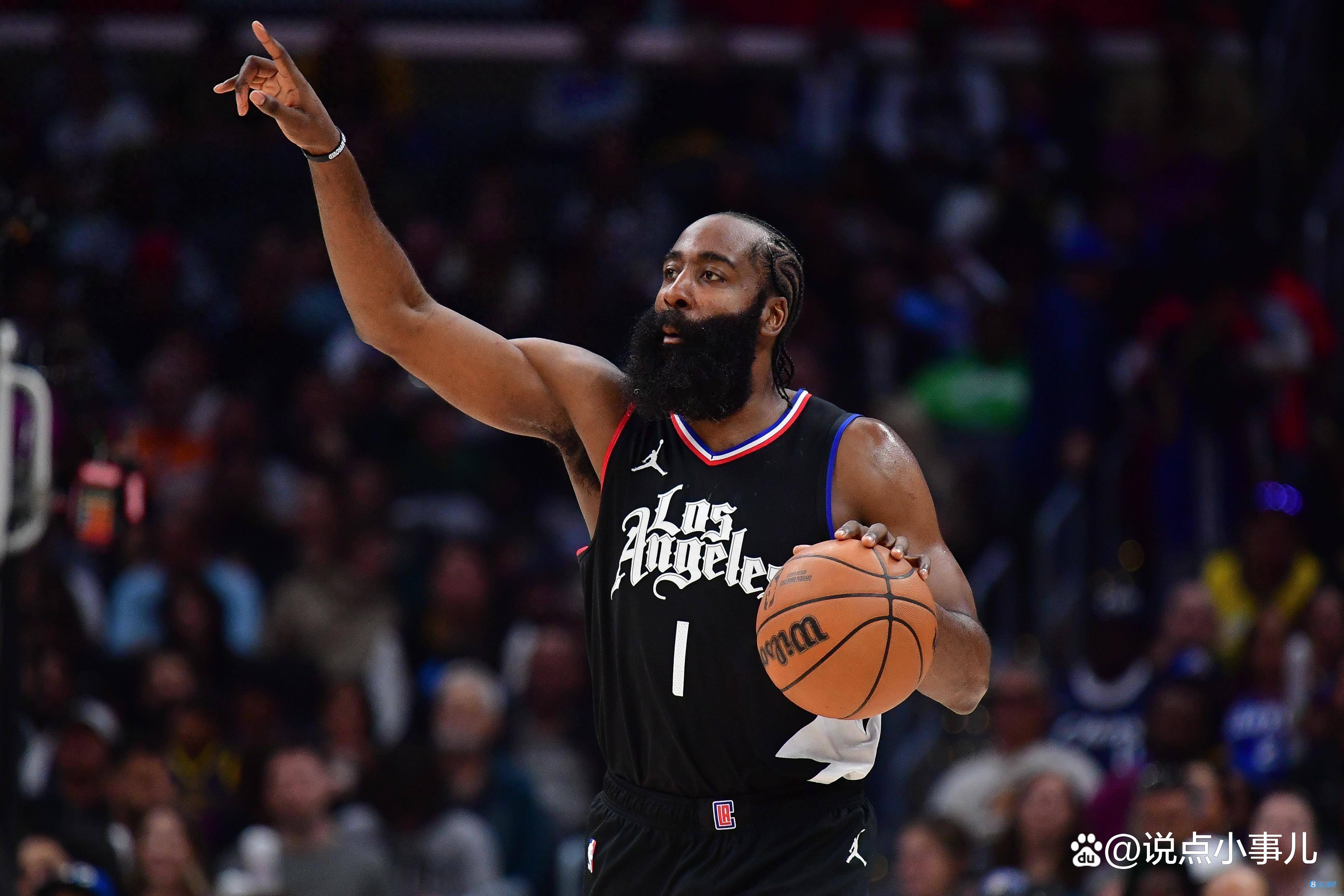 哈登回归赛场，挺进下一轮首场状态亮眼，勇士观众沸腾！的简单介绍