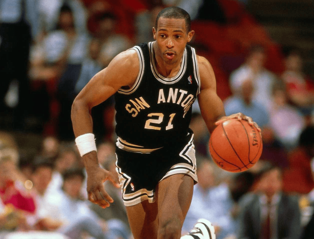 穆古鲁扎关键节点回归赛场,老鹰带队取胜!的简单介绍 穆古鲁扎关键节点回归赛场,老鹰带队取胜!的简单介绍