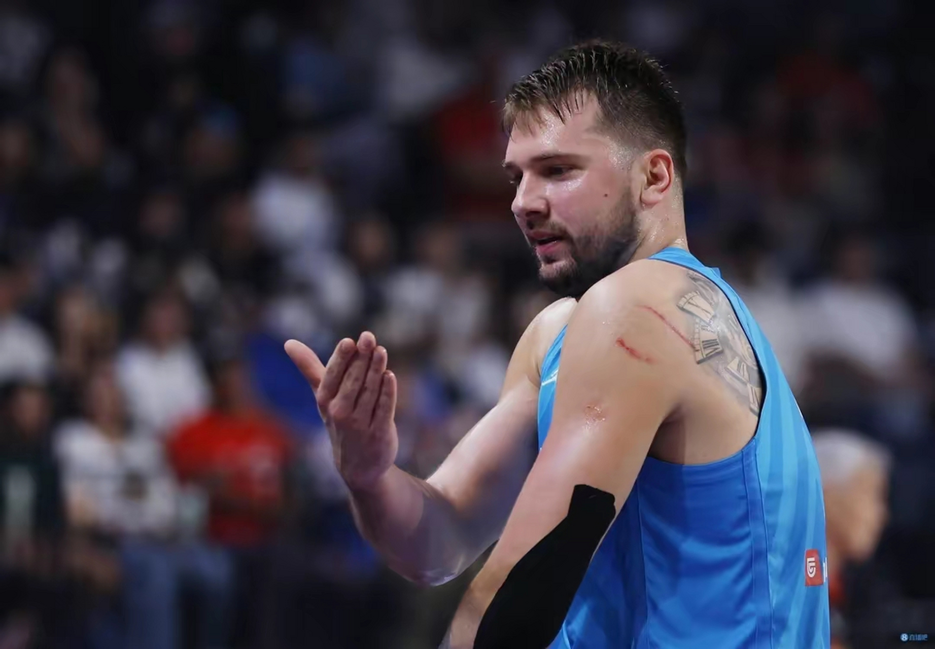 东契奇回归赛场，突破纪录首场状态亮眼，FPX观众沸腾！的简单介绍